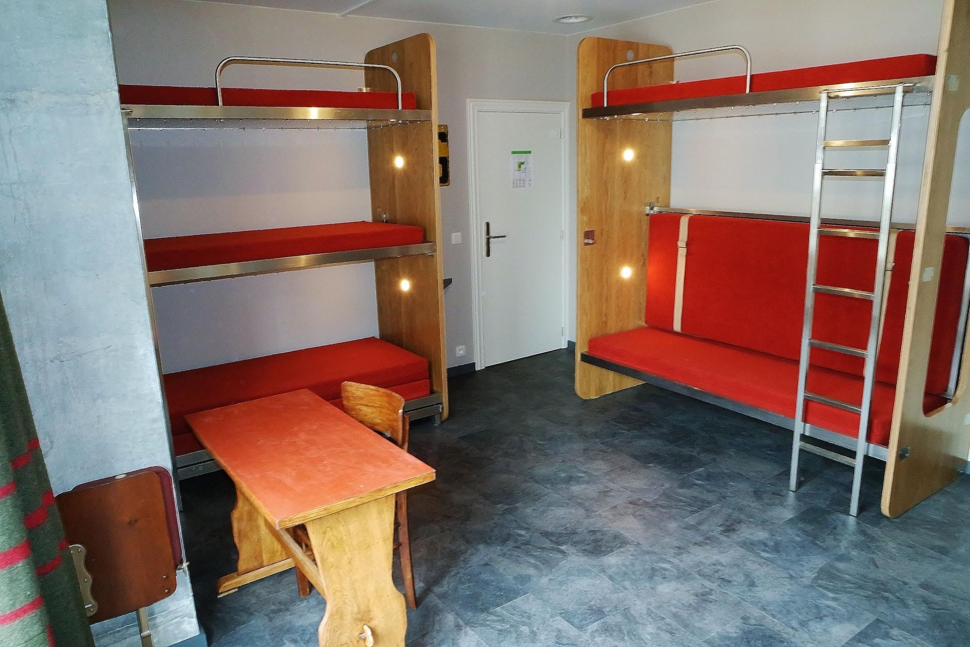 Train Cabin Hostel Schaerbeek Zewnętrze zdjęcie