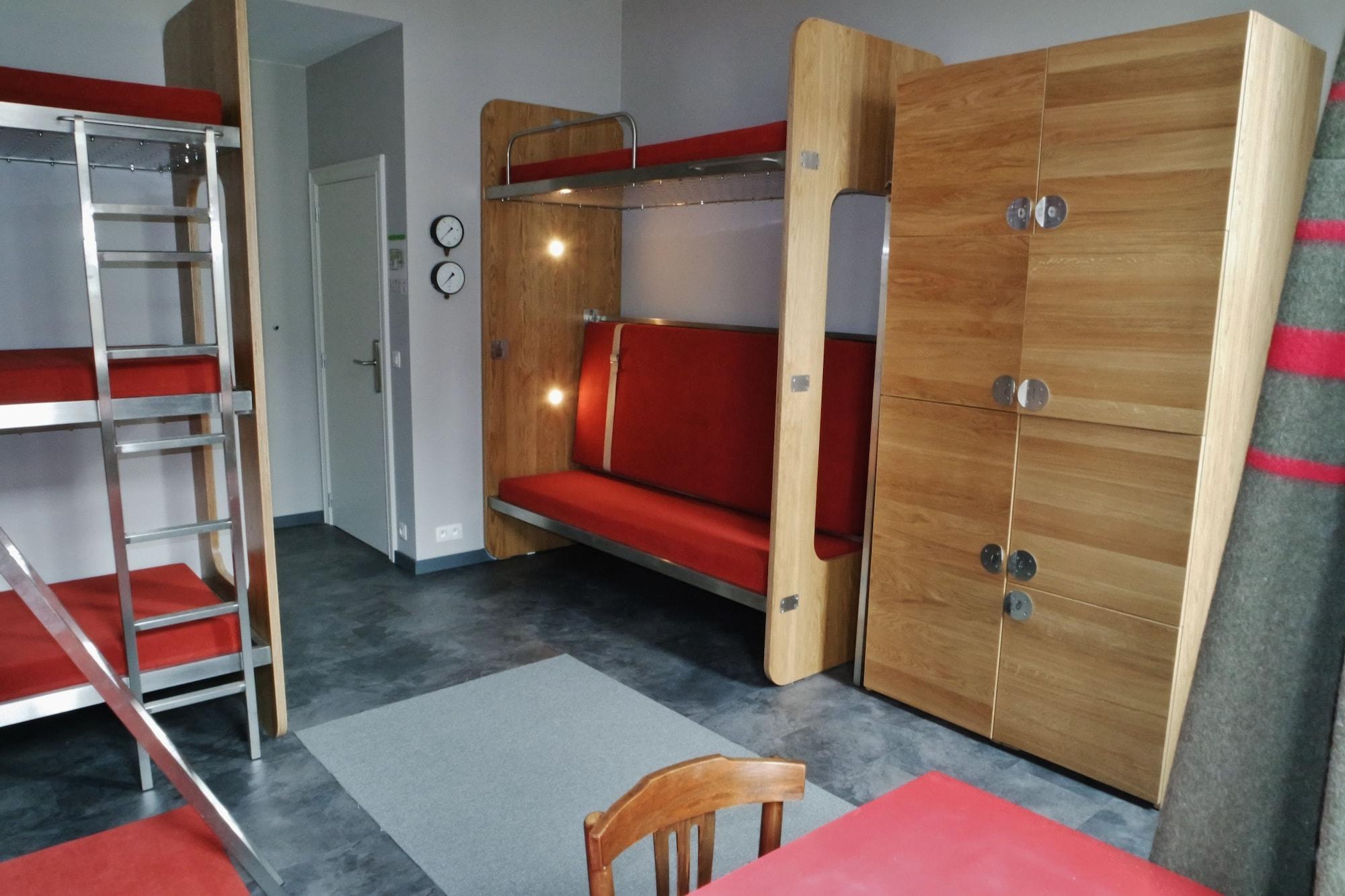 Train Cabin Hostel Schaerbeek Zewnętrze zdjęcie