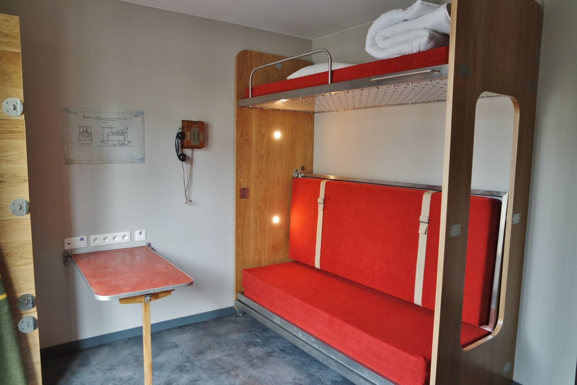 Train Cabin Hostel Schaerbeek Zewnętrze zdjęcie
