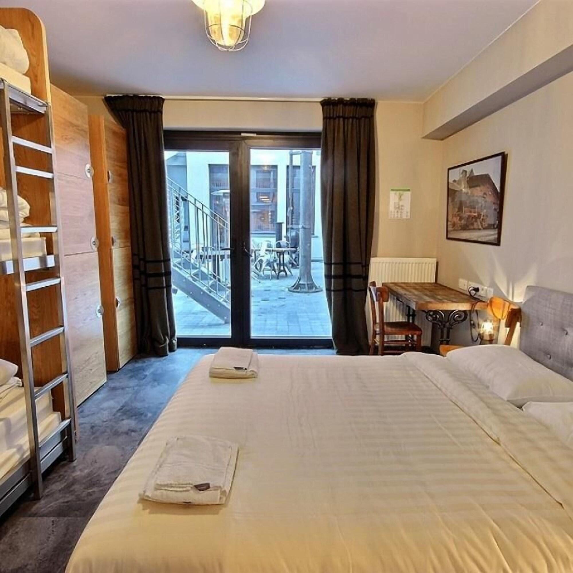 Train Cabin Hostel Schaerbeek Zewnętrze zdjęcie