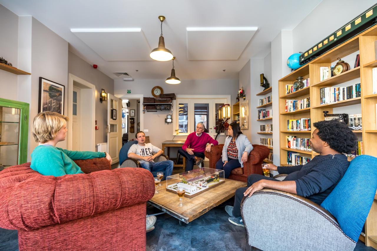 Train Cabin Hostel Schaerbeek Zewnętrze zdjęcie