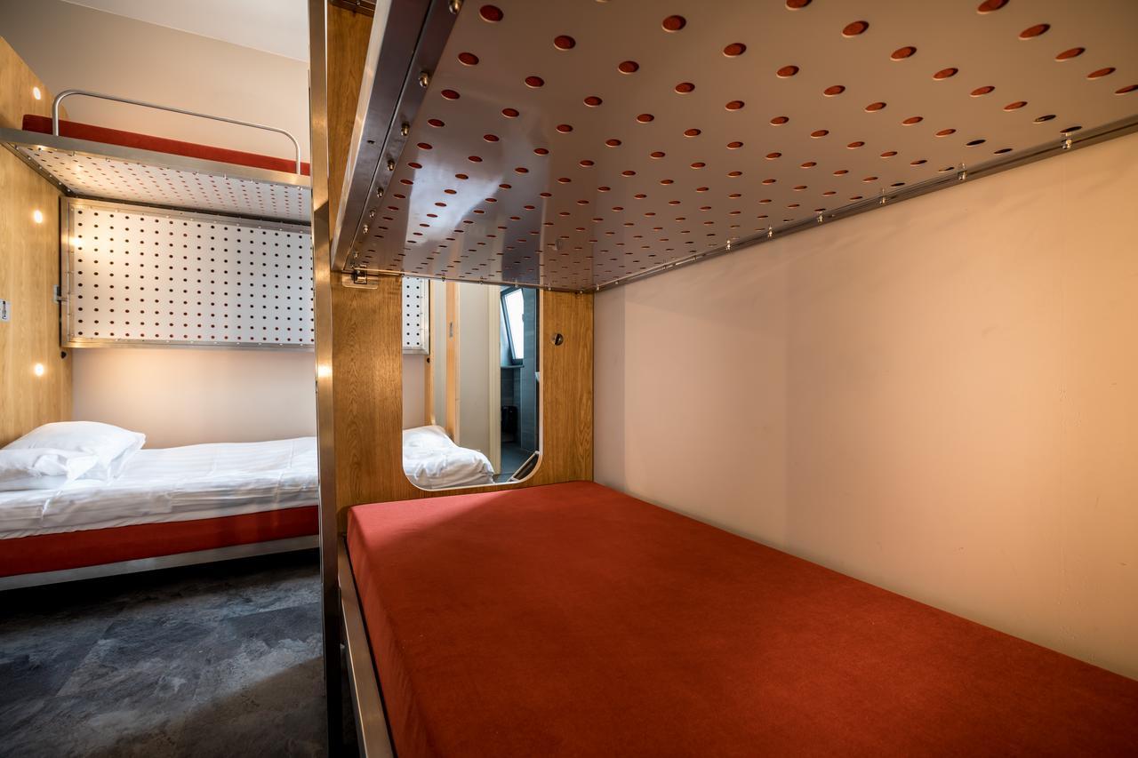 Train Cabin Hostel Schaerbeek Zewnętrze zdjęcie