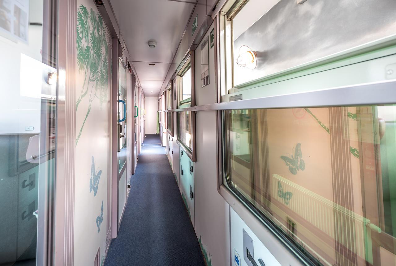 Train Cabin Hostel Schaerbeek Zewnętrze zdjęcie