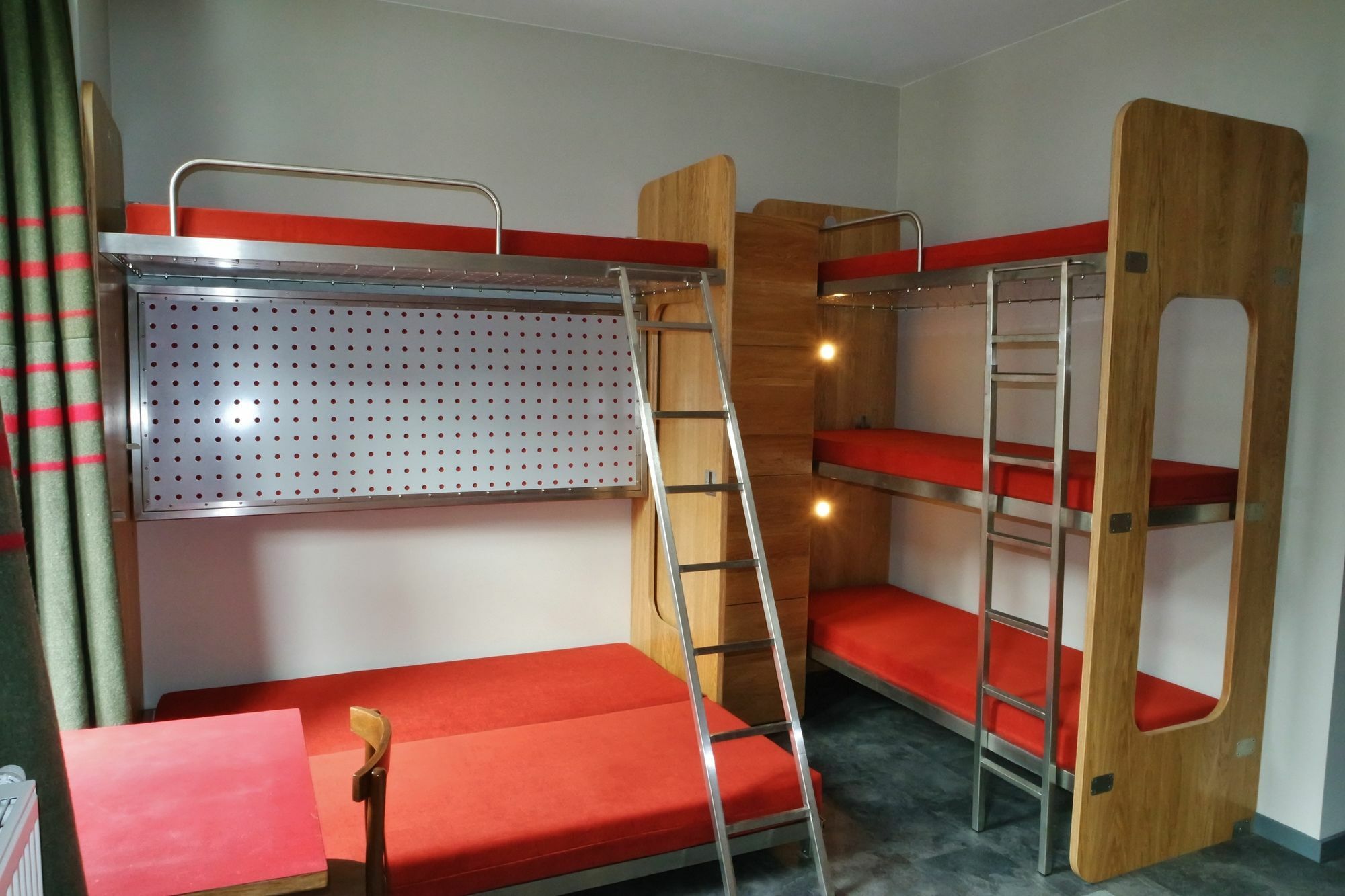 Train Cabin Hostel Schaerbeek Zewnętrze zdjęcie
