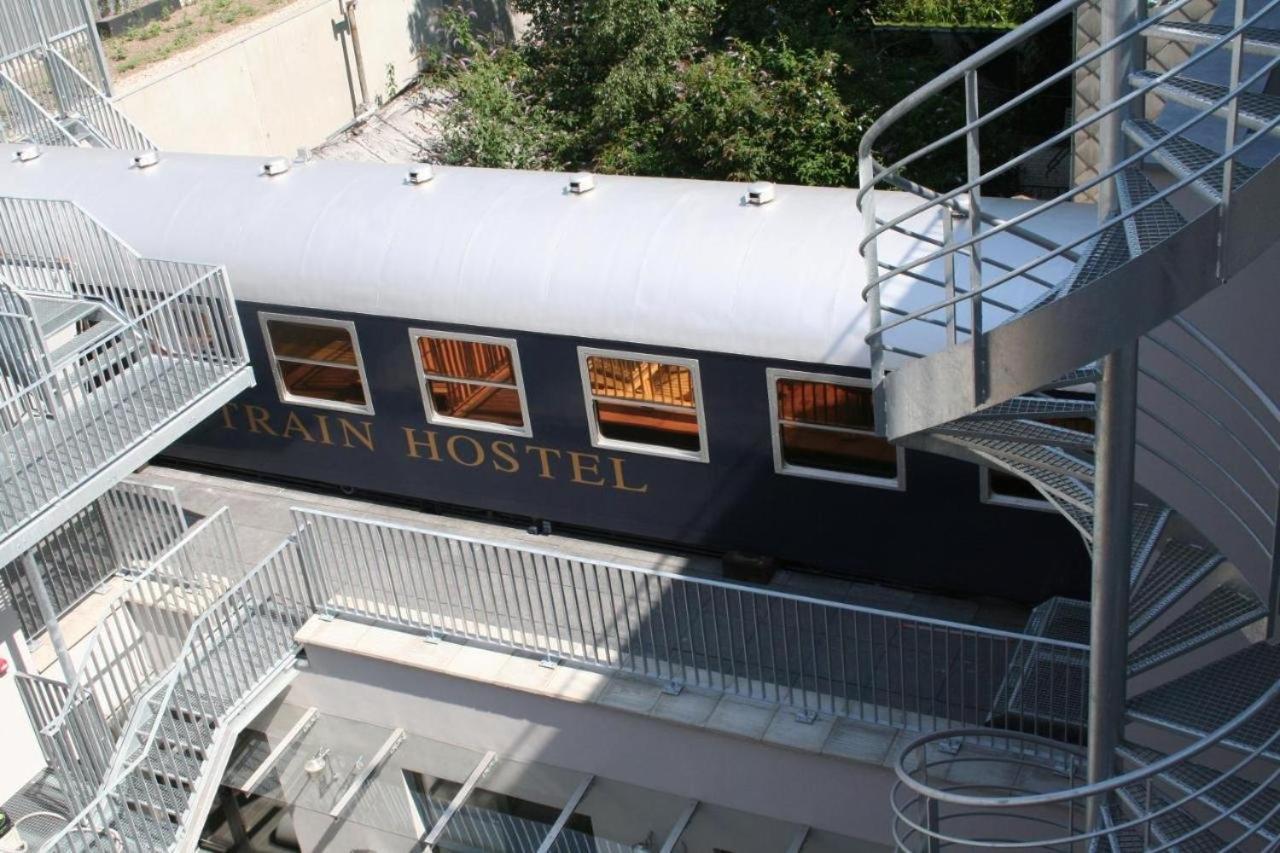 Train Cabin Hostel Schaerbeek Zewnętrze zdjęcie
